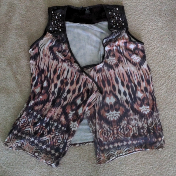 Vest - Picture 1 of 2